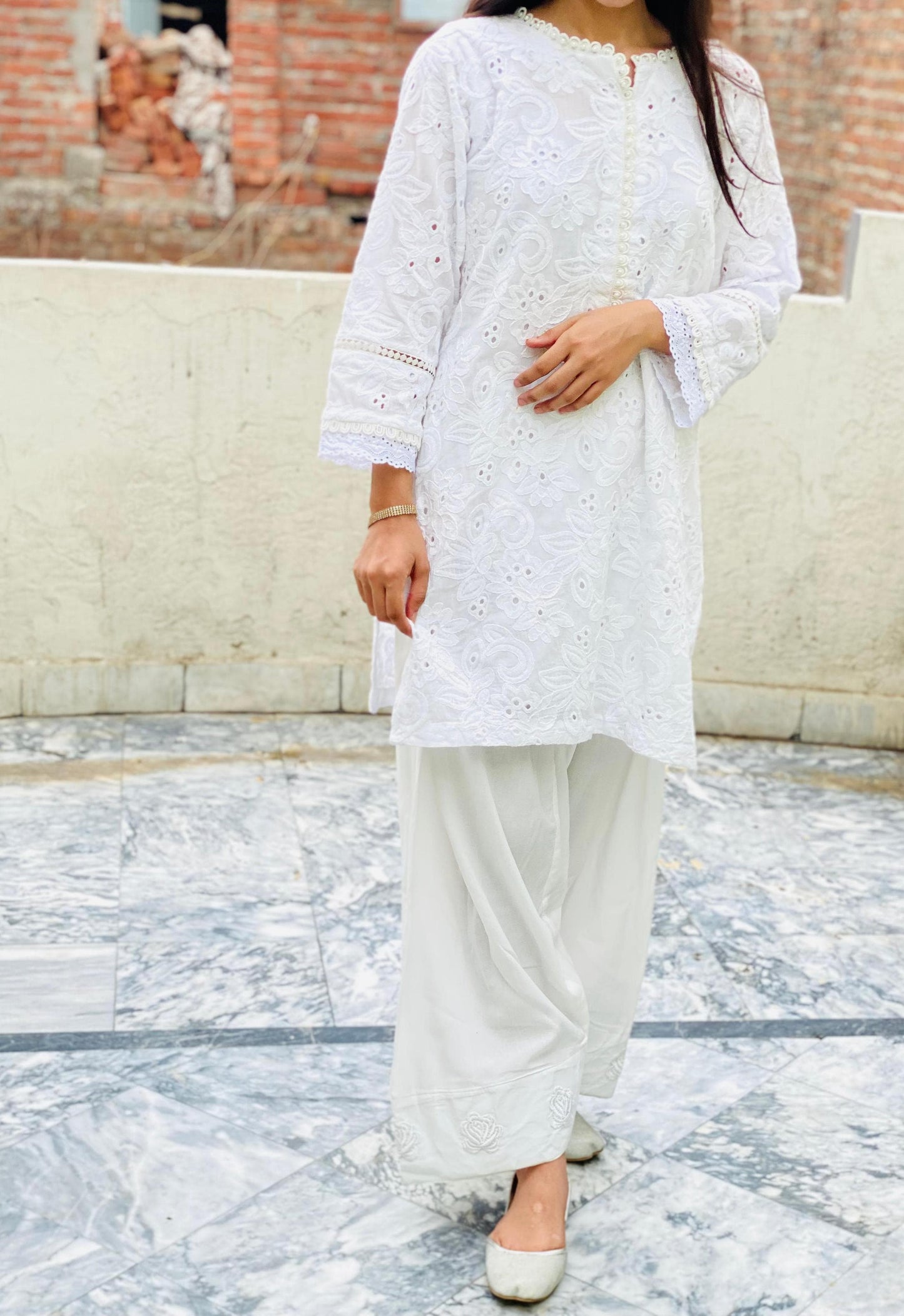 White Shadow emroidered suit