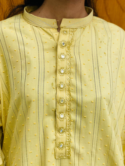Upper jacquard with woven Tarkashi
