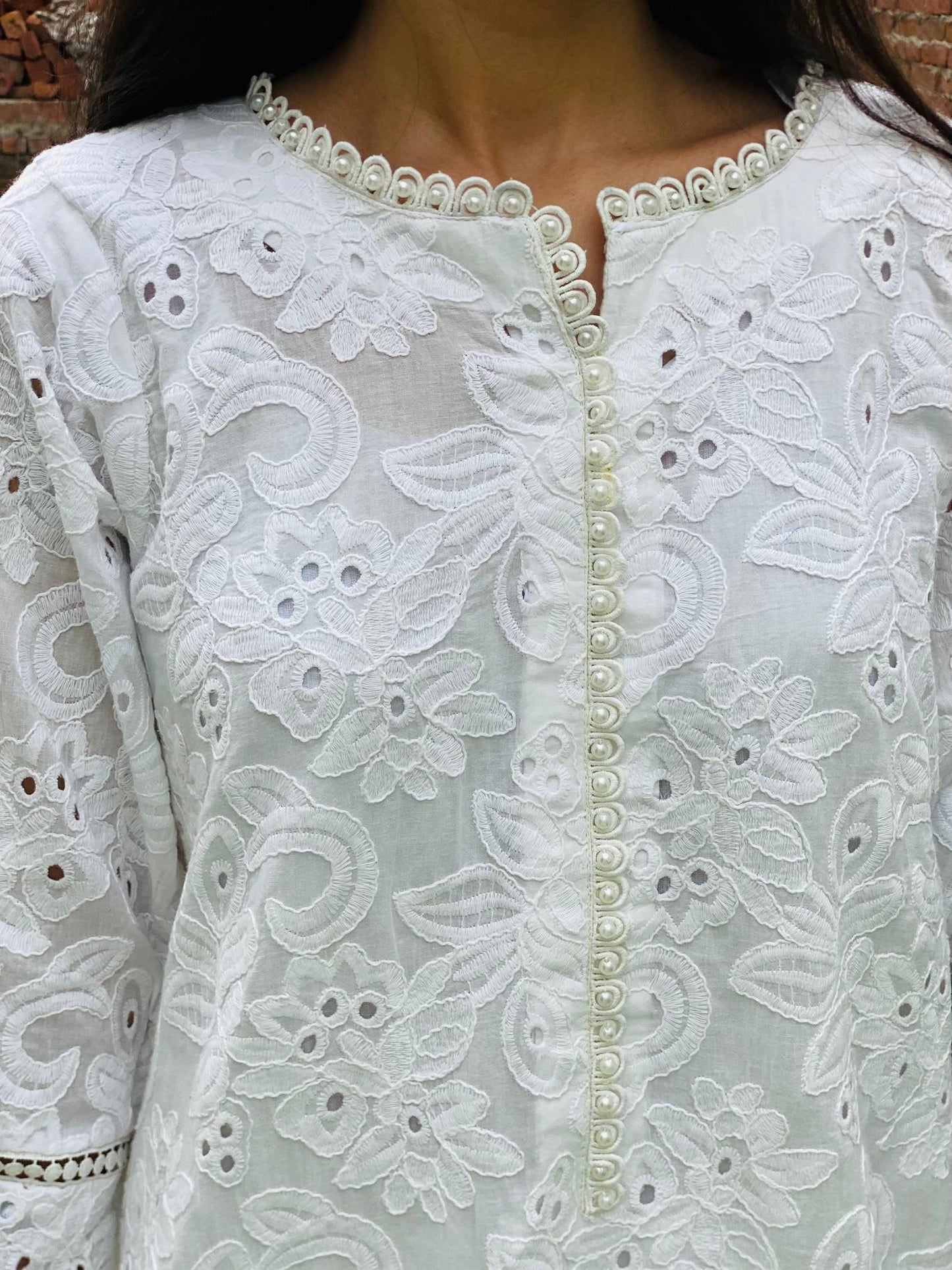 White Shadow emroidered suit