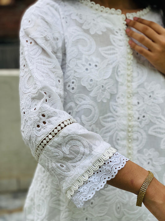 White Shadow emroidered suit