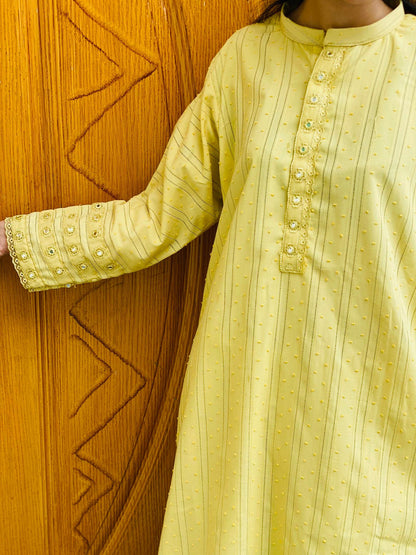 Upper jacquard with woven Tarkashi